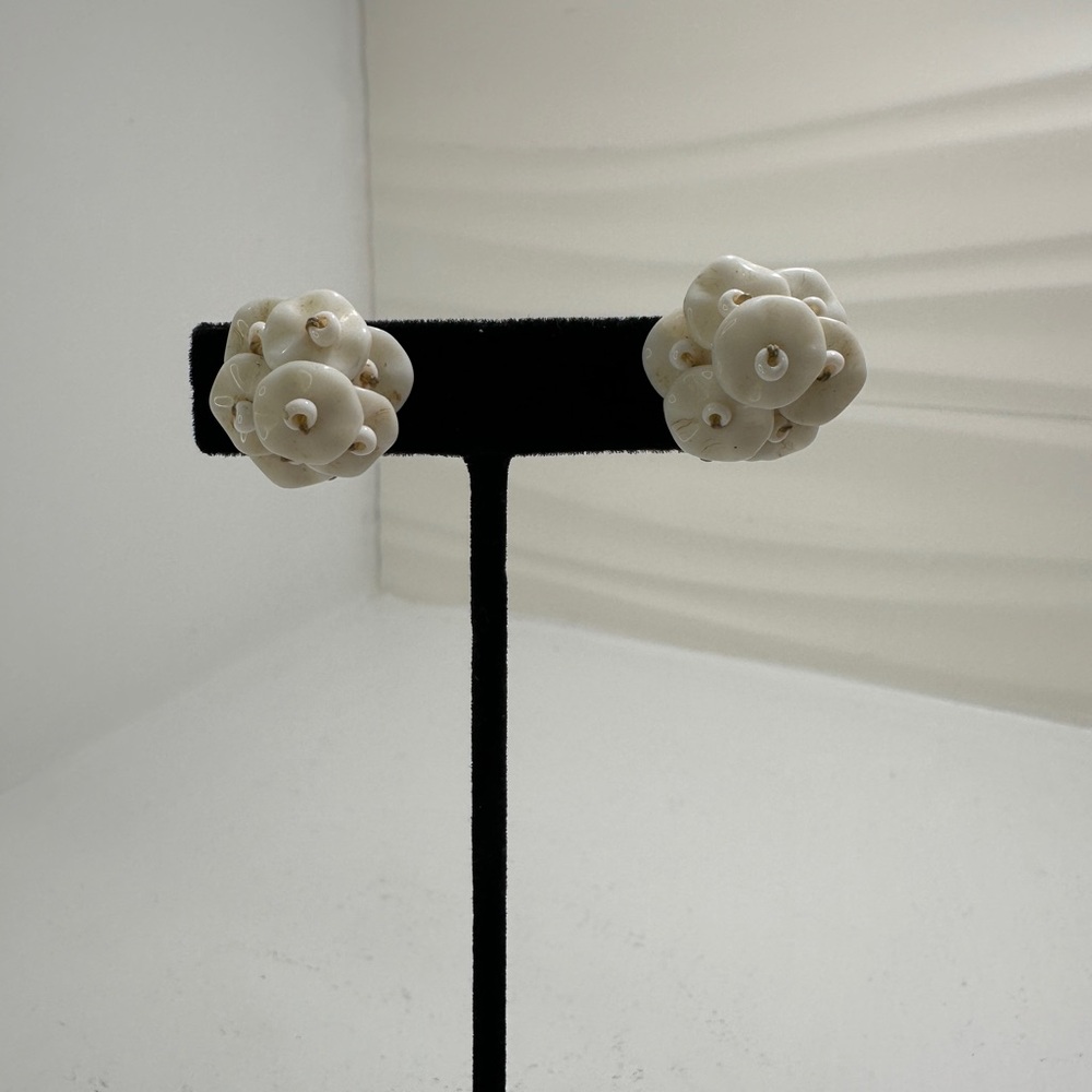 Vintage shell clip on earrings